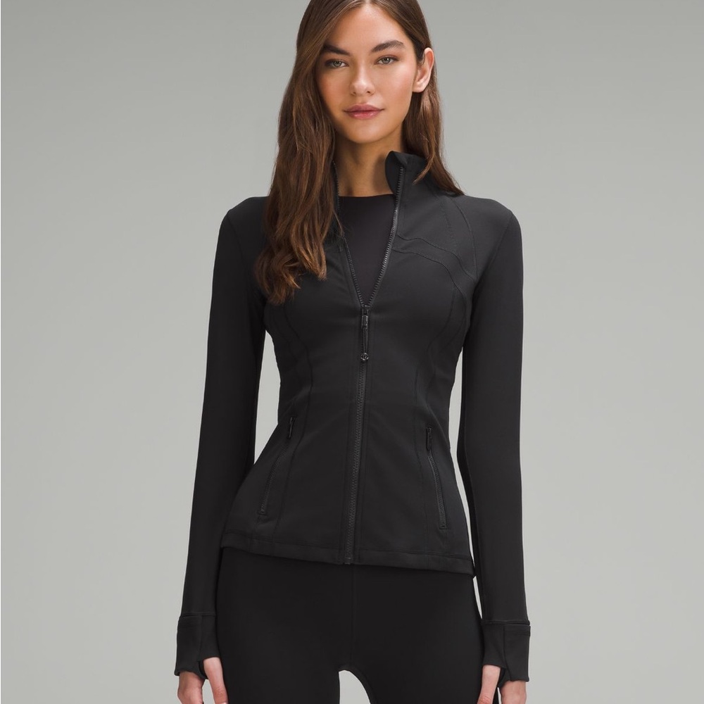 Lululemon women’s defined jacket, size 8 in black